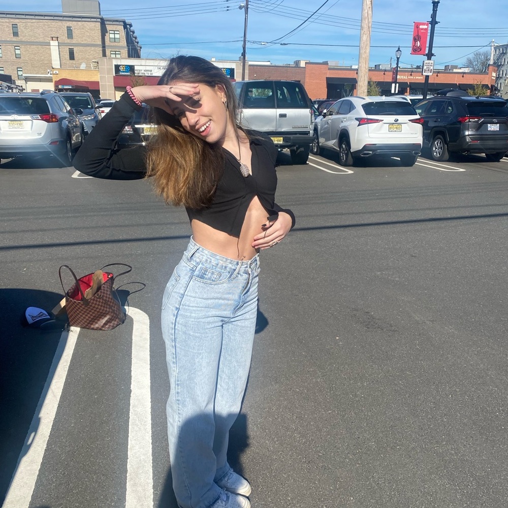 Meet your Posher, Kayla